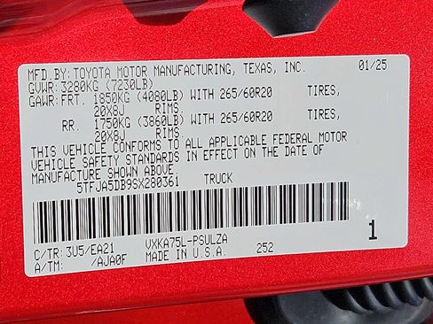 Used 2025 Toyota Tundra Limited AWD/4WD image 27