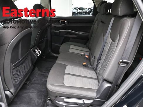 Used 2022 Kia Sorento LX FWD image 21
