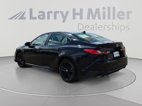 Certified 2025 Toyota Camry SE FWD image 3