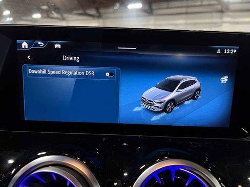 Used 2025 Mercedes-Benz GLA 250 4MATIC image 32