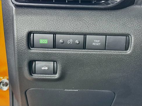 Used 2024 Nissan Sentra SR w/ SR Premium Package FWD image 20