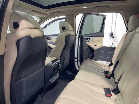 Used 2025 Acura MDX SH-AWD image 12