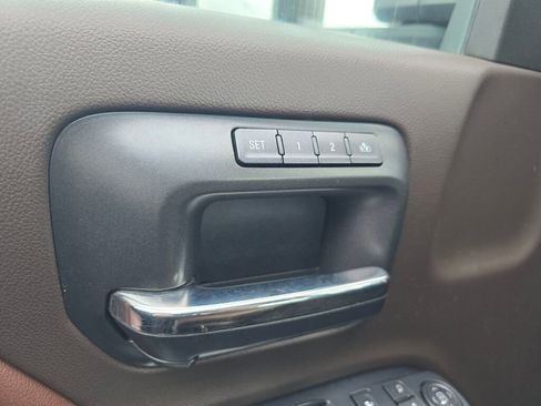 Used 2015 Chevrolet Silverado 2500 High Country image 17
