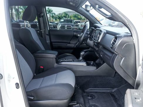 Used 2021 Toyota Tacoma TRD Off-Road w/ Technology Package AWD/4WD image 37