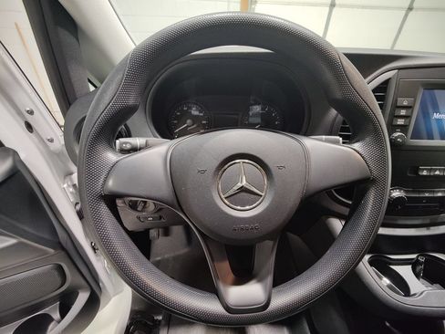 Used 2021 Mercedes-Benz Metris image 25