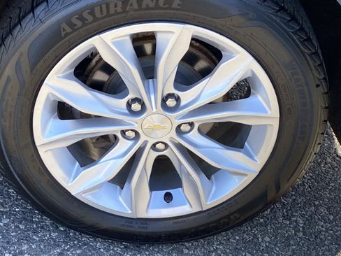 Used 2021 Chevrolet Malibu LT FWD image 24