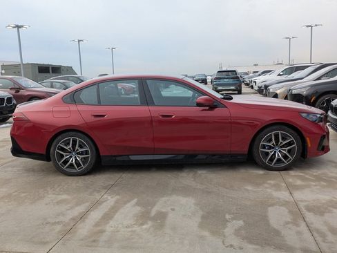 Used 2025 BMW i5 xDrive40 w/ Executive Package image 4