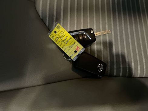 Used 2022 Toyota Camry SE image 26