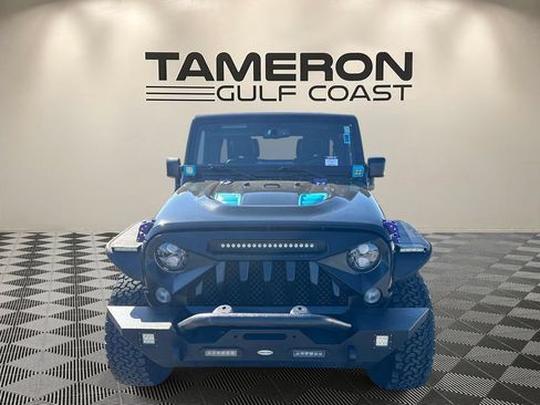 Used 2015 Jeep Wrangler Unlimited Rubicon AWD/4WD image 2