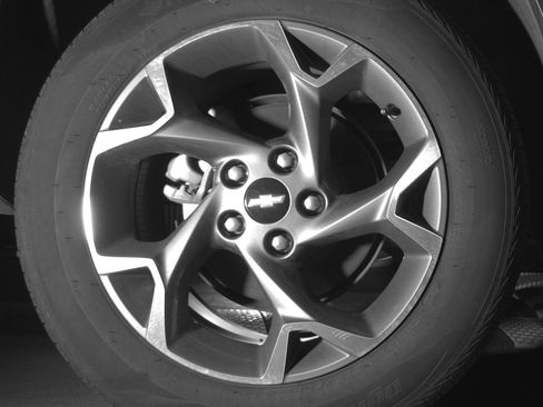 Used 2025 Chevrolet Trax LT FWD image 14
