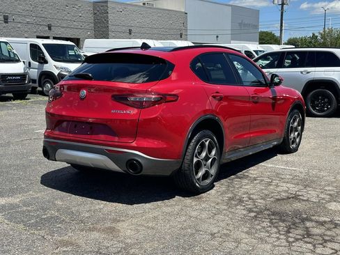 Used 2023 Alfa Romeo Stelvio Ti AWD/4WD image 4
