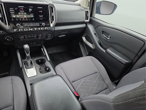 Used 2025 Nissan Frontier SV w/ Tow Package AWD/4WD image 12