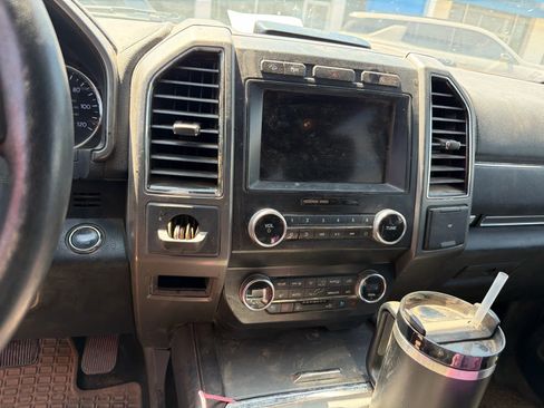 Used 2019 Ford Expedition Max XLT w/ Equipment Group 202A AWD/4WD image 12