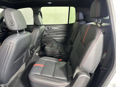 Used 2024 Chevrolet Traverse RS FWD image 29