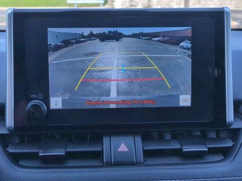 Used 2024 Toyota RAV4 XLE FWD image 19