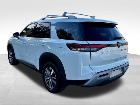 Used 2024 Nissan Pathfinder SL image 12