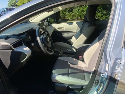 Used 2024 Toyota Corolla LE FWD image 11