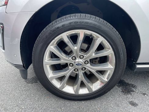 Used 2018 Ford Expedition Max Limited w/ Equipment Group 302A AWD/4WD image 13