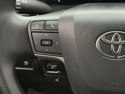 Used 2025 Toyota Camry LE image 14