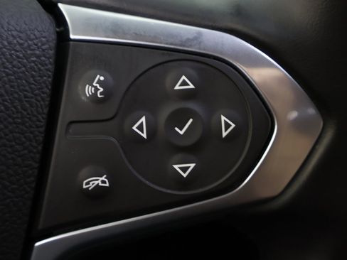 Used 2023 Chevrolet Traverse LT w/ LPO, Floor Liner Package image 46