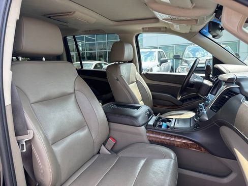 Used 2020 Chevrolet Suburban Premier RWD image 16