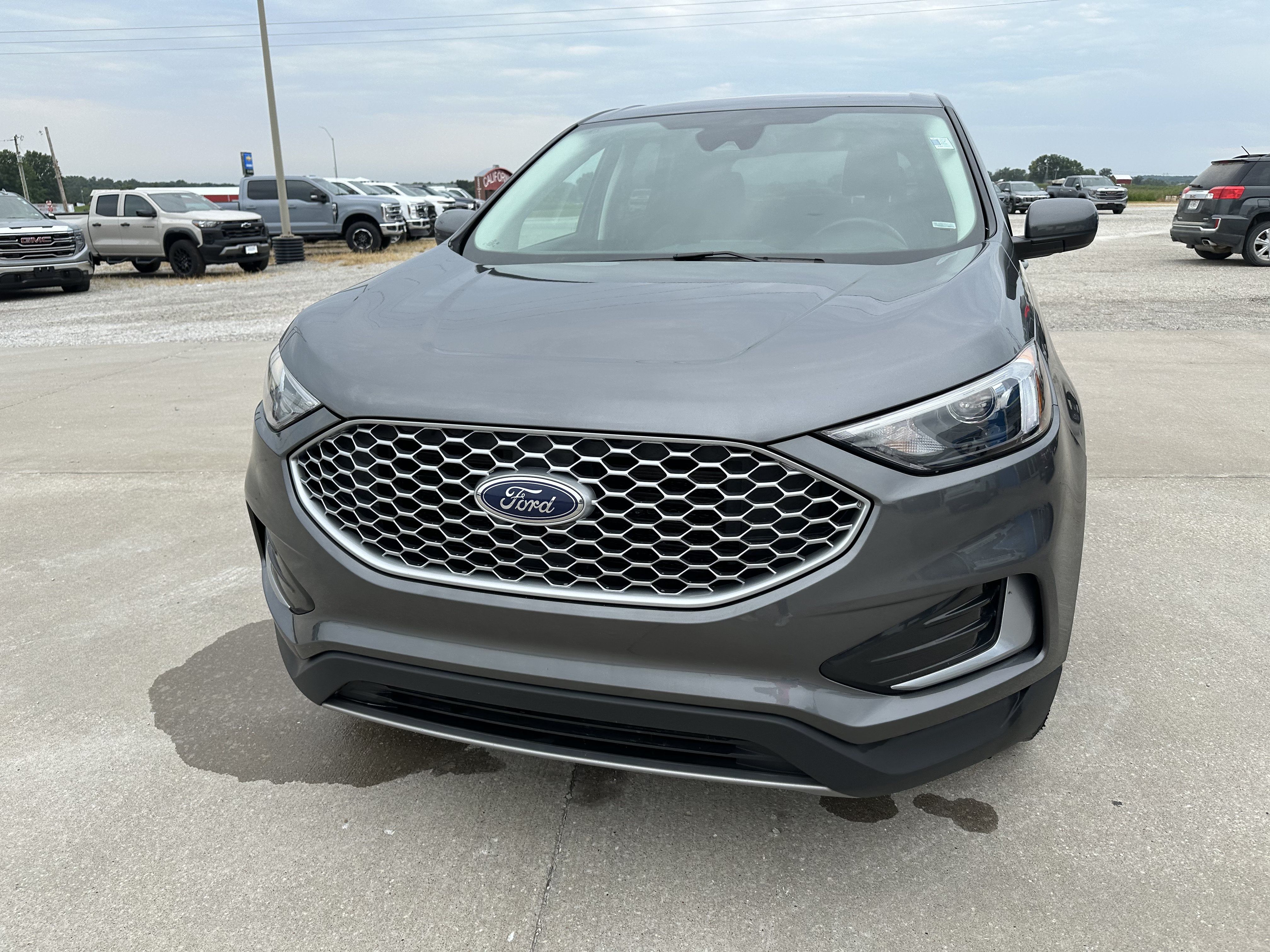 Used 2024 Ford Edge SEL AWD/4WD image 10
