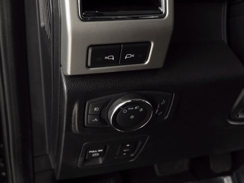 Used 2019 Ford F150 Lariat w/ Equipment Group 502A Luxury image 32