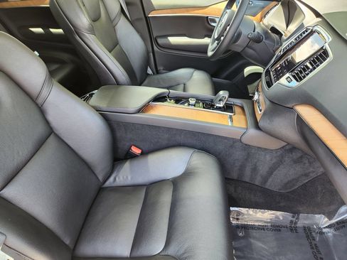 Used 2023 Volvo XC90 B6 Plus w/ Protection Package Premier AWD/4WD image 5