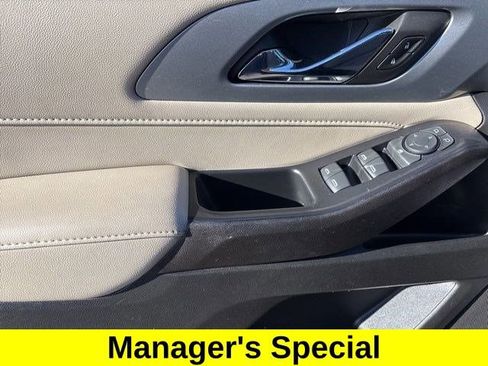 Used 2022 Chevrolet Traverse LS image 13