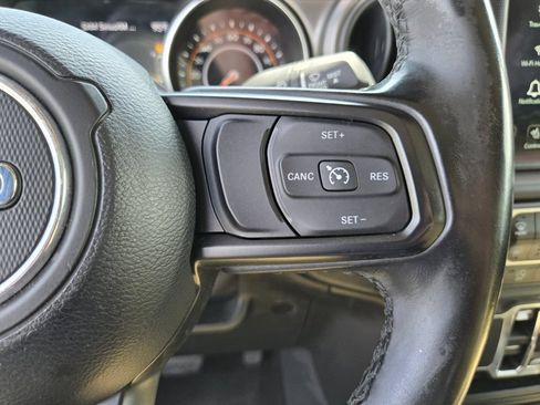 Used 2022 Jeep Gladiator Sport AWD/4WD image 34