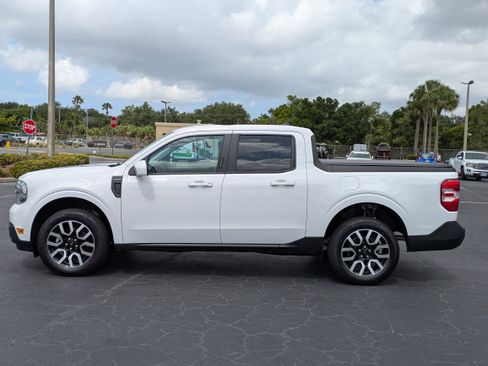 Used 2023 Ford Maverick Lariat FWD image 3