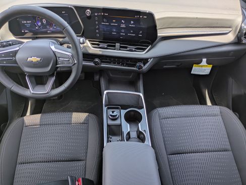 New 2026 Chevrolet Equinox LT w/ Safety and Technology Package FWD image 10
