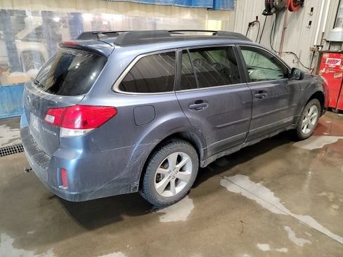 Used 2013 Subaru Outback 2.5i Premium AWD/4WD image 6