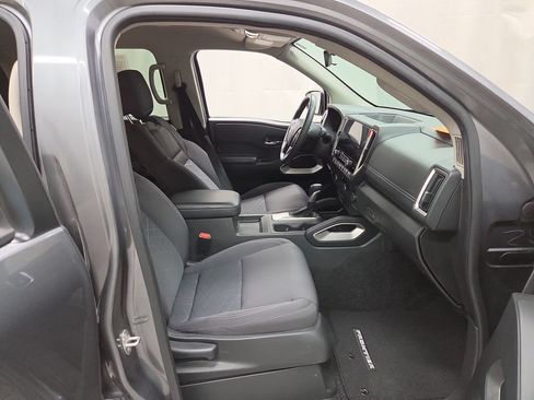 Used 2025 Nissan Frontier SV w/ SV Convenience Package AWD/4WD image 12