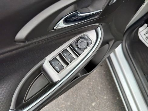 Used 2018 Chevrolet Malibu LT image 22