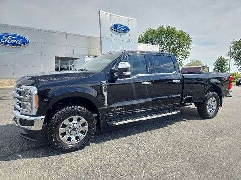 Used 2023 Ford F350 Lariat w/ Chrome Package AWD/4WD image 2