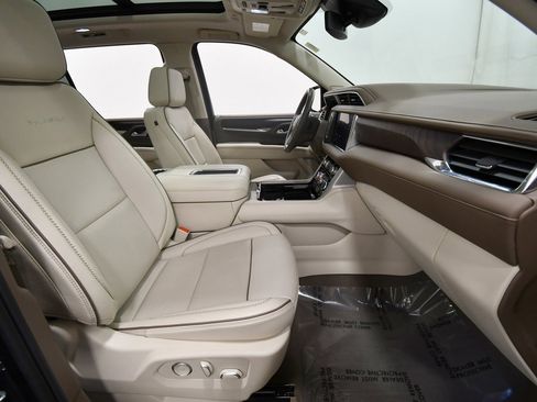 Used 2024 GMC Yukon XL Denali image 19