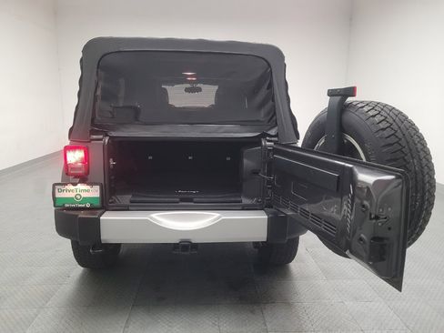 Used 2014 Jeep Wrangler Unlimited Sahara w/ Connectivity Group AWD/4WD image 29