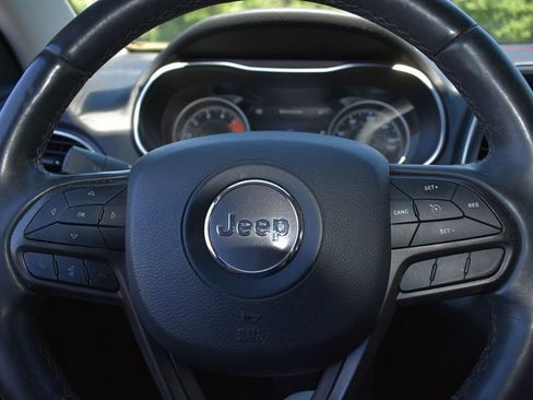 Used 2019 Jeep Cherokee Trailhawk w/ Comfort/Convenience Group AWD/4WD image 14