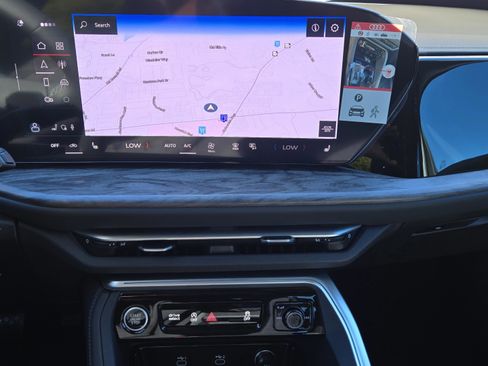 Used 2025 Audi Q5 Premium w/ Convenience Package image 21