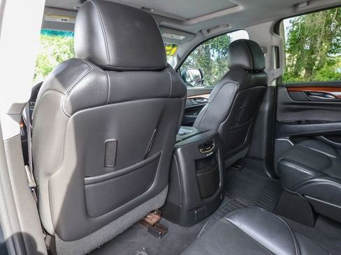 Used 2015 Cadillac Escalade ESV Luxury RWD image 27