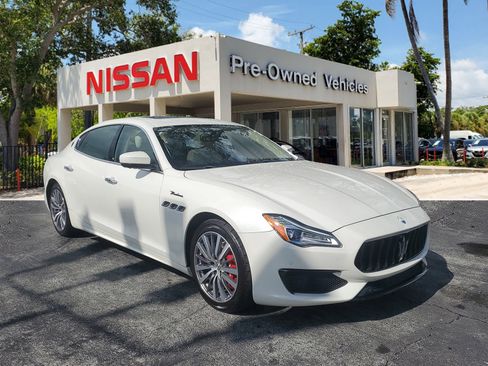 Used 2022 Maserati Quattroporte Modena image 3