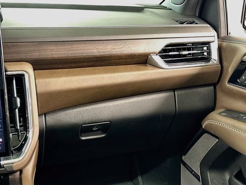 Used 2026 GMC Yukon Denali Ultimate w/ LPO, Floor Liner Package AWD/4WD image 29