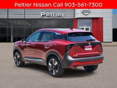 New 2025 Nissan Kicks SR w/ Illumination Package