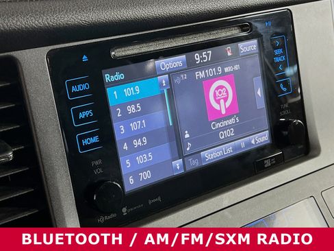 Used 2016 Toyota Sienna XLE Premium image 8