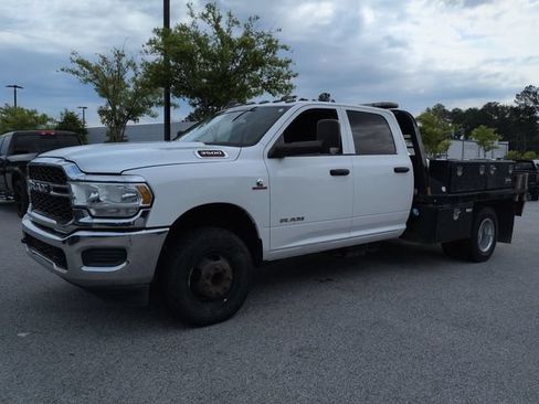 Used 2020 RAM 3500 Tradesman w/ Chrome Appearance Group AWD/4WD image 8
