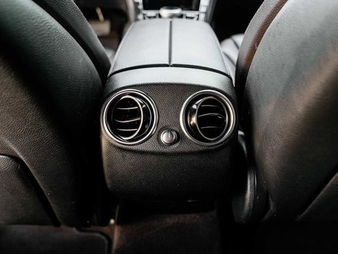 Used 2018 Mercedes-Benz GLC 350e 4MATIC image 33