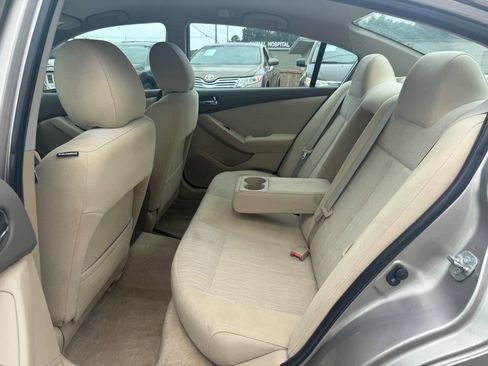 Used 2011 Nissan Altima 2.5 S FWD image 11