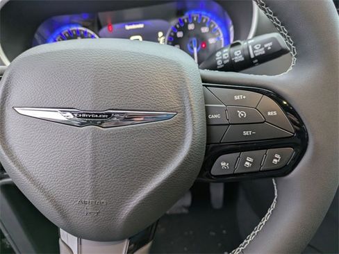 New 2026 Chrysler Pacifica Select image 16