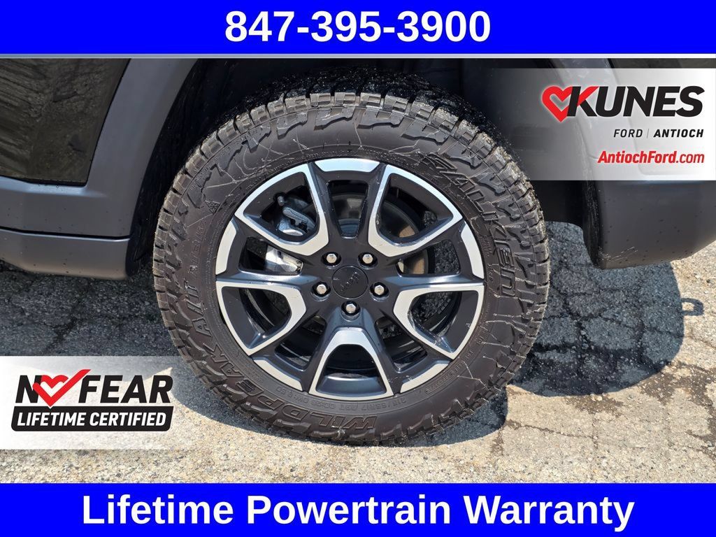 Used 2024 Jeep Compass Trailhawk AWD/4WD image 14